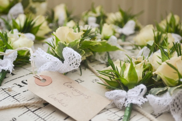 buttonholes vintage style by Your London Florist