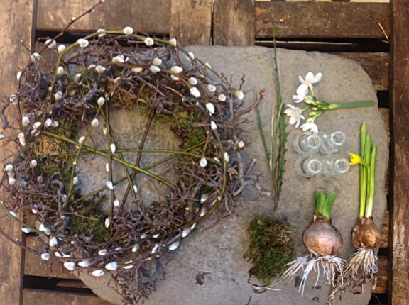 wreath table arrangement